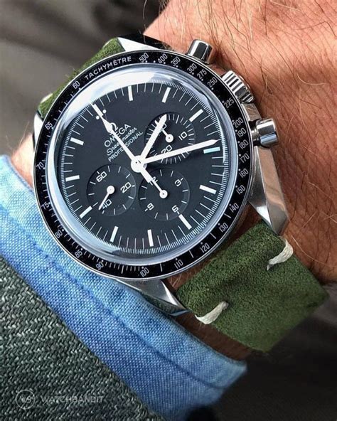 omega speedmaster on leather strap|Omega Speedmaster strap size.